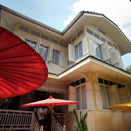 Хостел Baan Dinso Бангкок Экстерьер фото