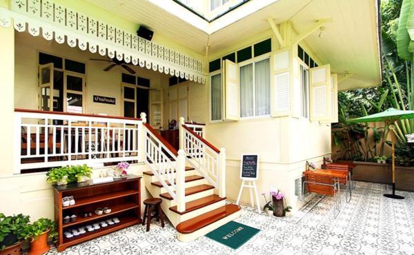 Хостел Baan Dinso Бангкок Экстерьер фото
